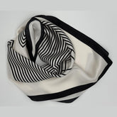 Beiges Seidentuch mit schwarzen Streifen – 100 % Seide, 90 x 90 cm | Elegantes quadratisches Halstuch