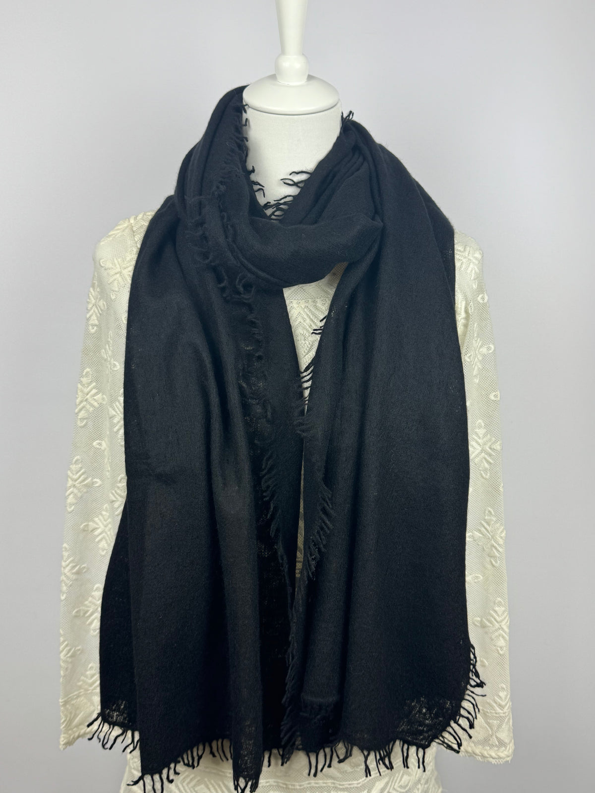 Kaschmir Schal fein mit kleinen Fransen