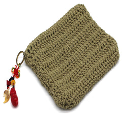 kleine gehäkelte Tasche mit Reißverschluss in Khaki